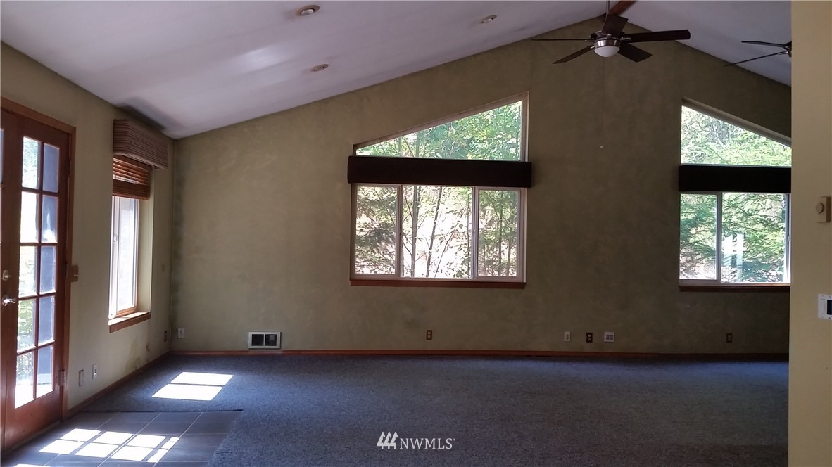 4581 East Grapeview Loop Road Grapeview, WA 98546 - Photo 8 of 11 Gallery Image 8