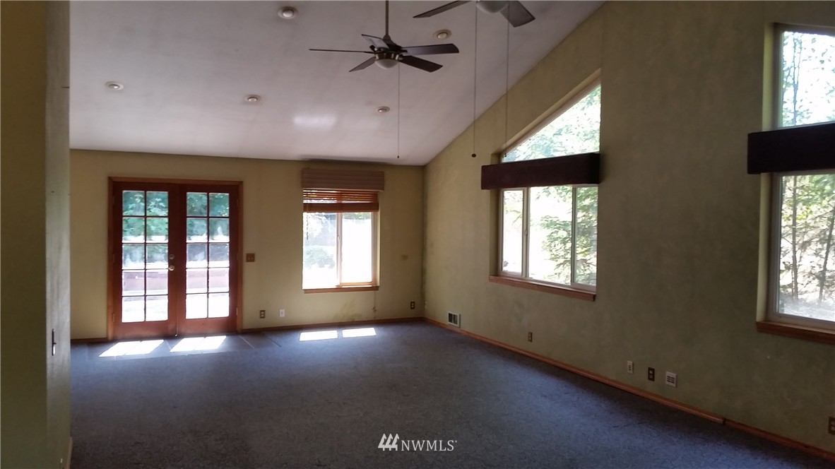 4581 East Grapeview Loop Road Grapeview, WA 98546 - Photo 9 of 11 Gallery Image 9
