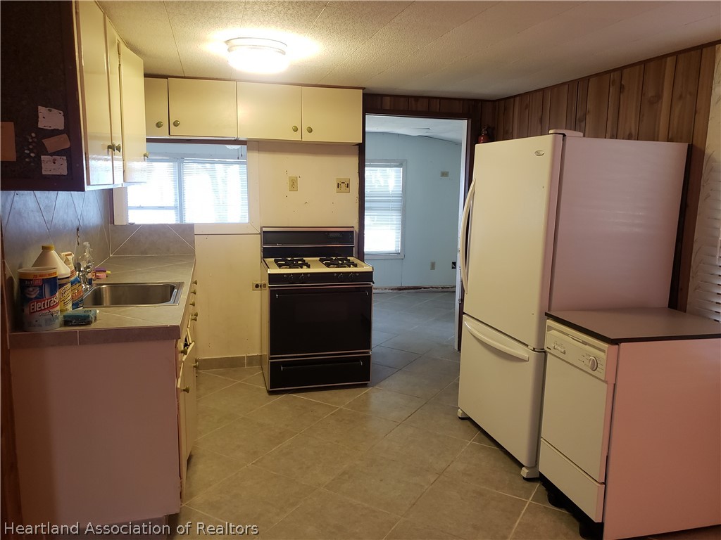 1970 Shore Road Avon Park, FL 33825 - Photo 15 of 29 Gallery Image 15