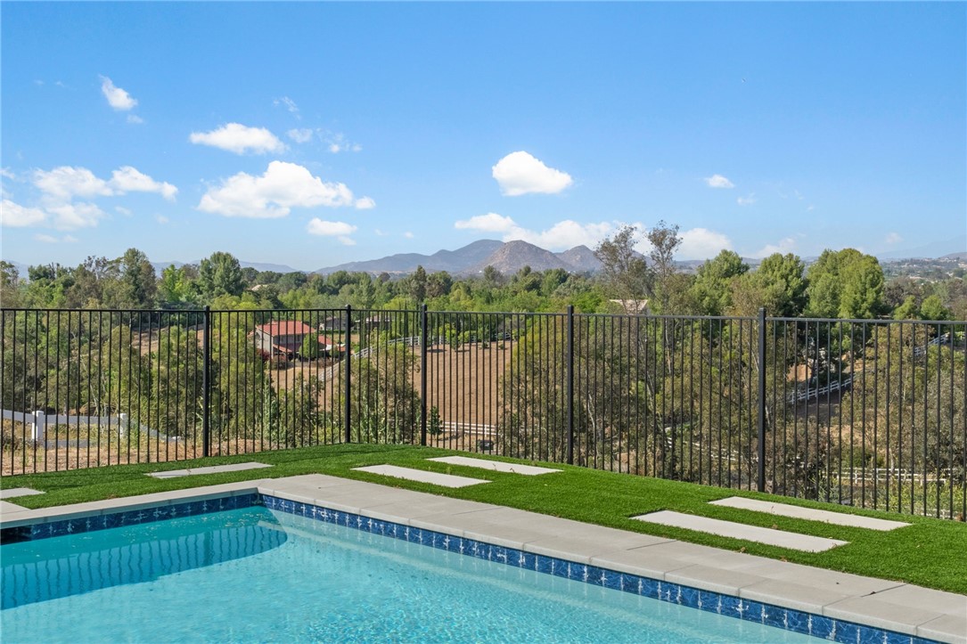 35825 Meadow Ridge Road Temecula, CA 92592 - Photo 27 of 75 a view of a park with iron fence