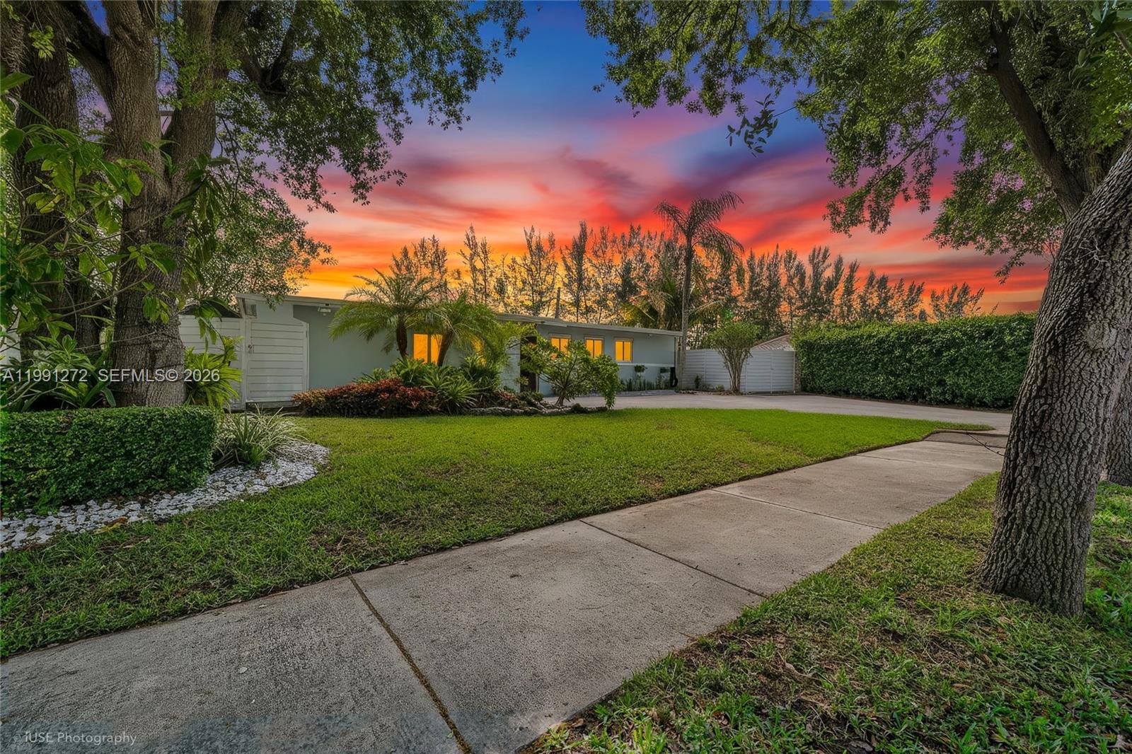8535 Southwest 97th Road Miami, FL 33173 - Photo 28 of 28 a view of a park with large trees