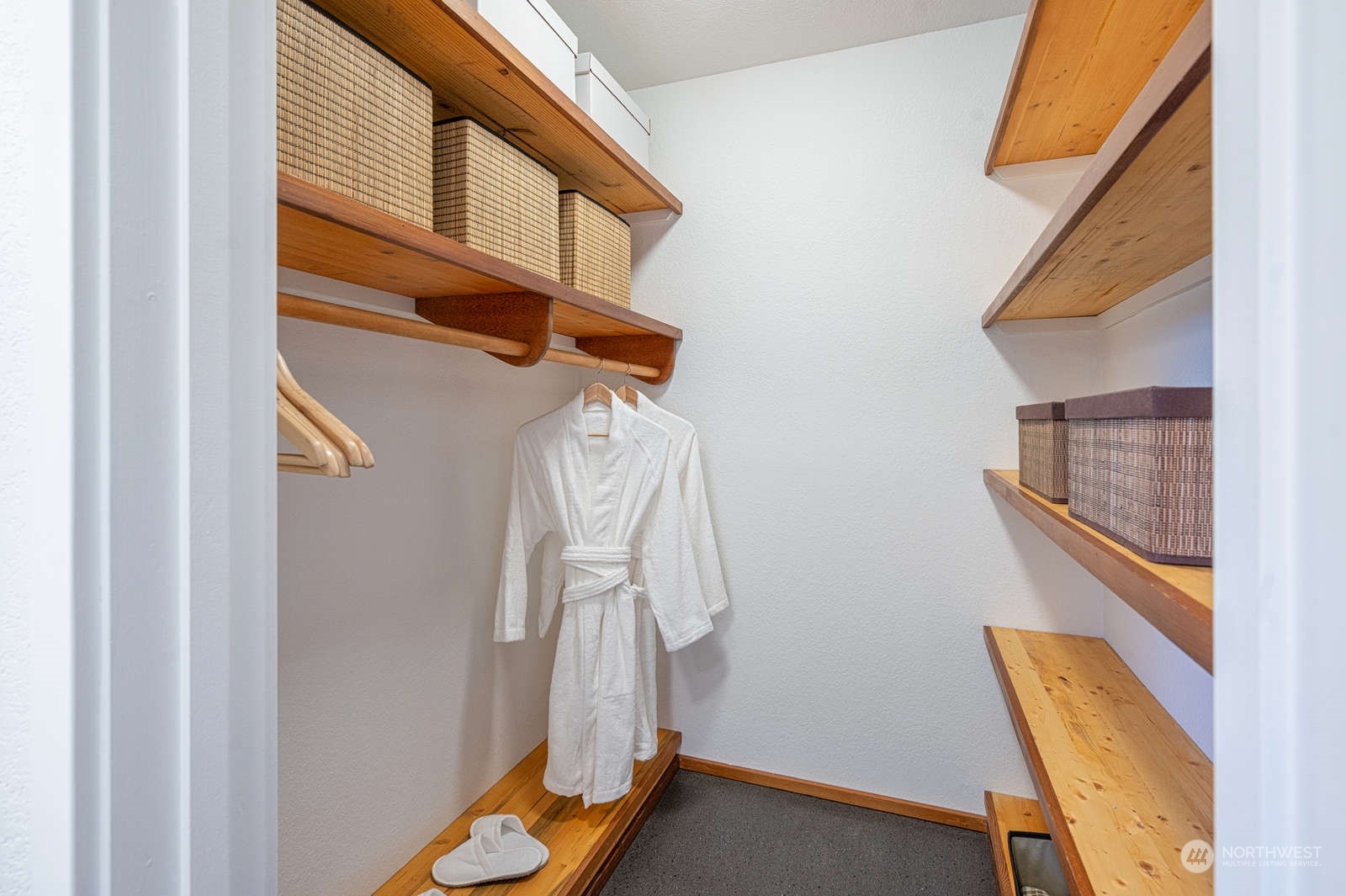11907 103rd Avenue Southwest Vashon, WA 98070 - Photo 21 of 40 a view of an entryway with wooden floor