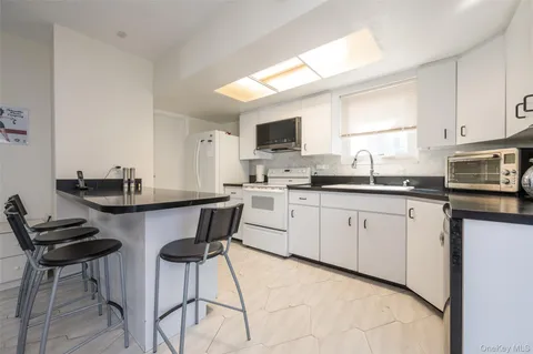 $789,000 | 3124 Ralph Avenue, Oceanside, NY 11572