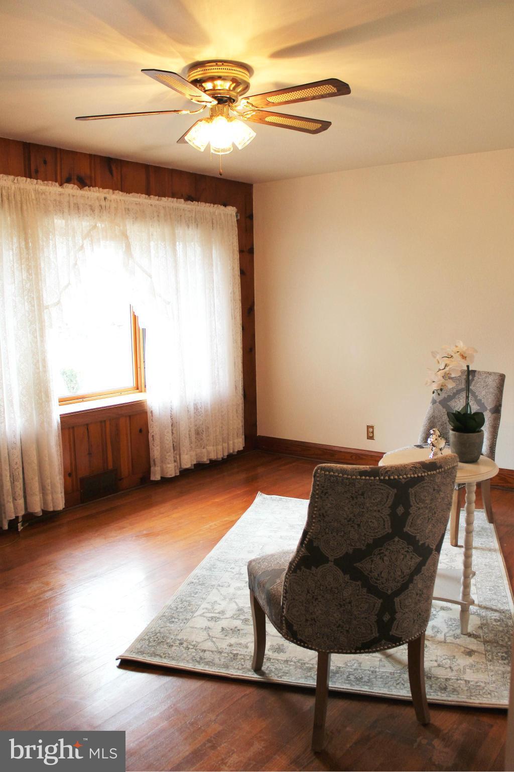 4022 Sykesville Road Finksburg, MD 21048 - Photo 11 of 17 Living Room
