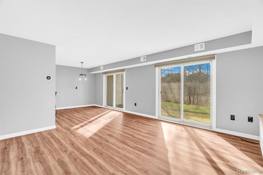 1695 Riverside Drive, Unit 8 Rochester Hills, MI 48309 - Photo 14 of 23
