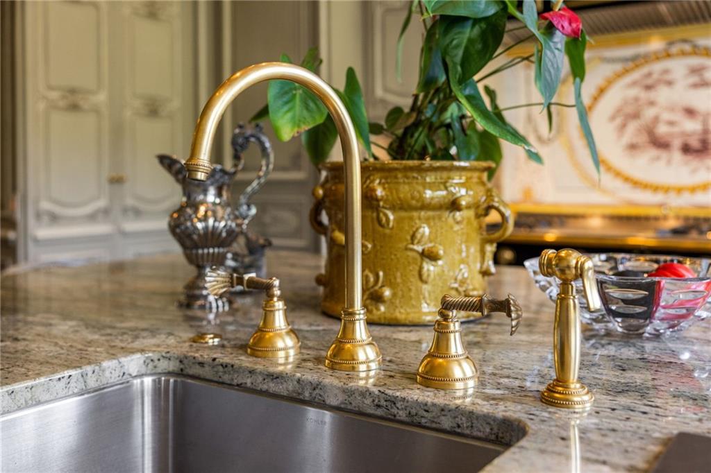 2288 Peachtree Road Northwest, Unit 6 Atlanta, GA 30309 - Photo 31 of 87