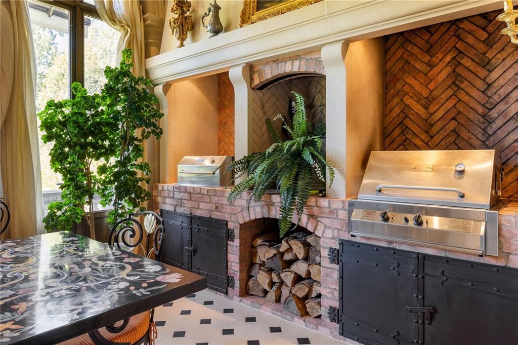 2288 Peachtree Road Northwest, Unit 6 Atlanta, GA 30309 - Photo 34 of 87