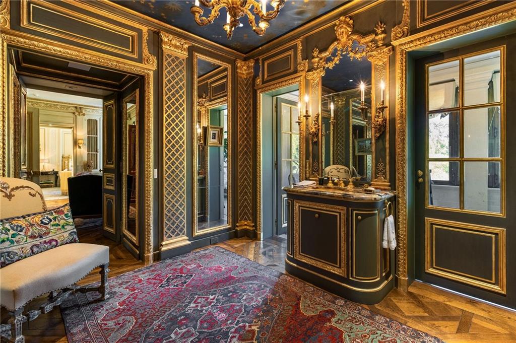 2288 Peachtree Road Northwest, Unit 6 Atlanta, GA 30309 - Photo 58 of 87 a view of living room kitchen and entryway