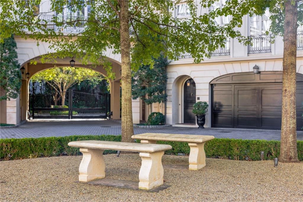 2288 Peachtree Road Northwest, Unit 6 Atlanta, GA 30309 - Photo 85 of 87 a view of yard with patio