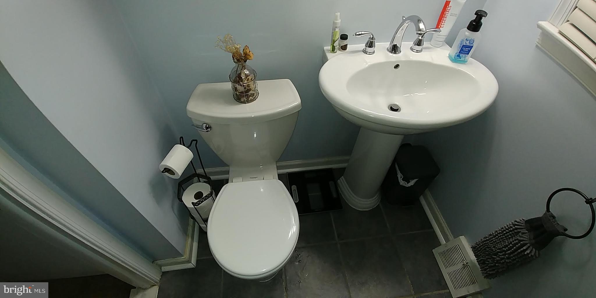 2829 Shipley Road Philadelphia, PA 19152 - Photo 12 of 20 Bathroom
