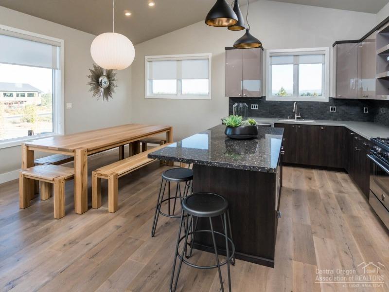 19134 Gateway Loop Bend, OR 97702 - Photo 4 of 25 Additional Photo