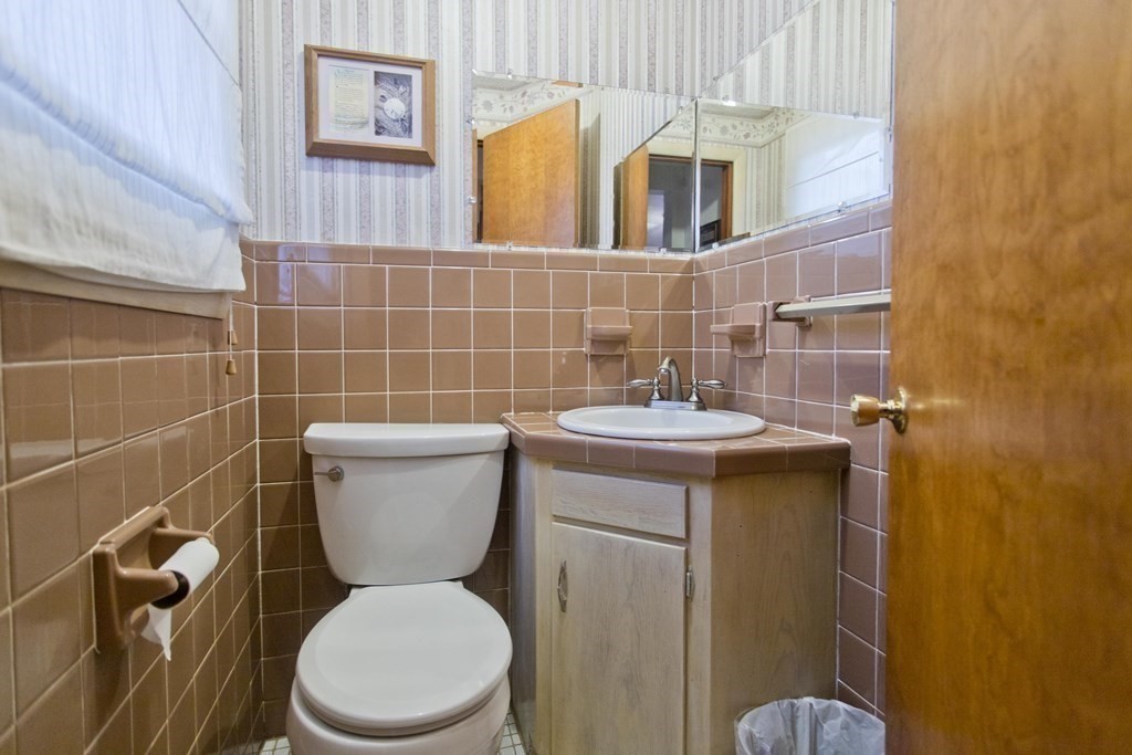 32 Brigham Road South Hadley, MA 01075 - Photo 8 of 29 Gallery Image 8