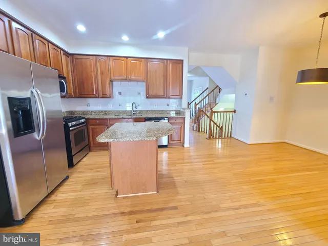 $679,900 | 8118 Horseshoe Cottage Circle, Lorton, VA 22079