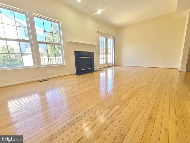 $679,900 | 8118 Horseshoe Cottage Circle, Lorton, VA 22079