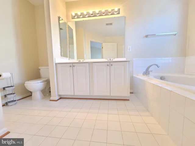 $679,900 | 8118 Horseshoe Cottage Circle, Lorton, VA 22079