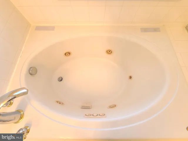 $679,900 | 8118 Horseshoe Cottage Circle, Lorton, VA 22079