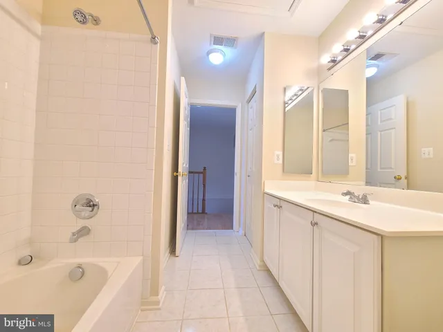 $679,900 | 8118 Horseshoe Cottage Circle, Lorton, VA 22079