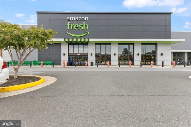 $679,900 | 8118 Horseshoe Cottage Circle, Lorton, VA 22079