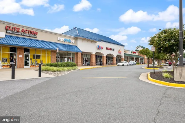 $679,900 | 8118 Horseshoe Cottage Circle, Lorton, VA 22079