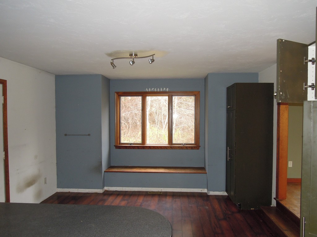 148 Warren Road Brimfield, MA 01010 - Photo 9 of 28