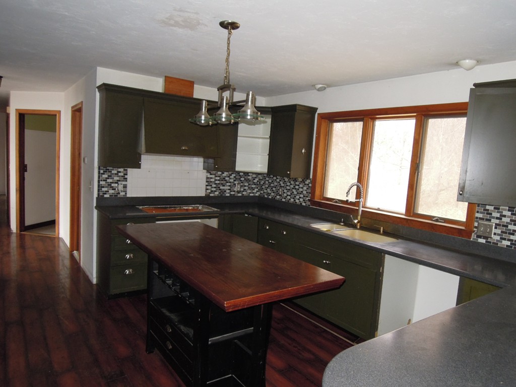 148 Warren Road Brimfield, MA 01010 - Photo 10 of 28