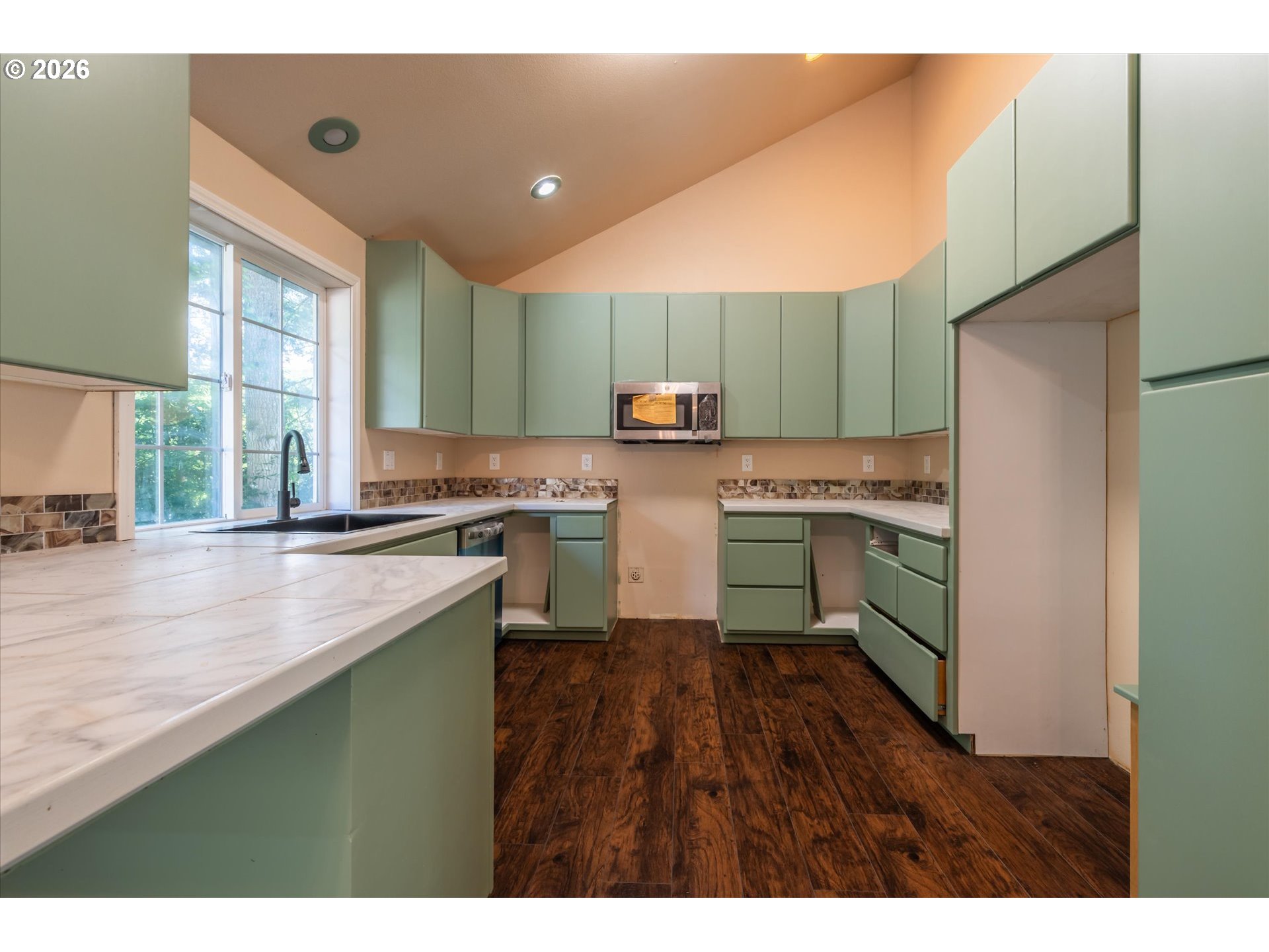 93845 Upper Loop Lane Coos Bay, OR 97420 - Photo 27 of 48 Kitchen