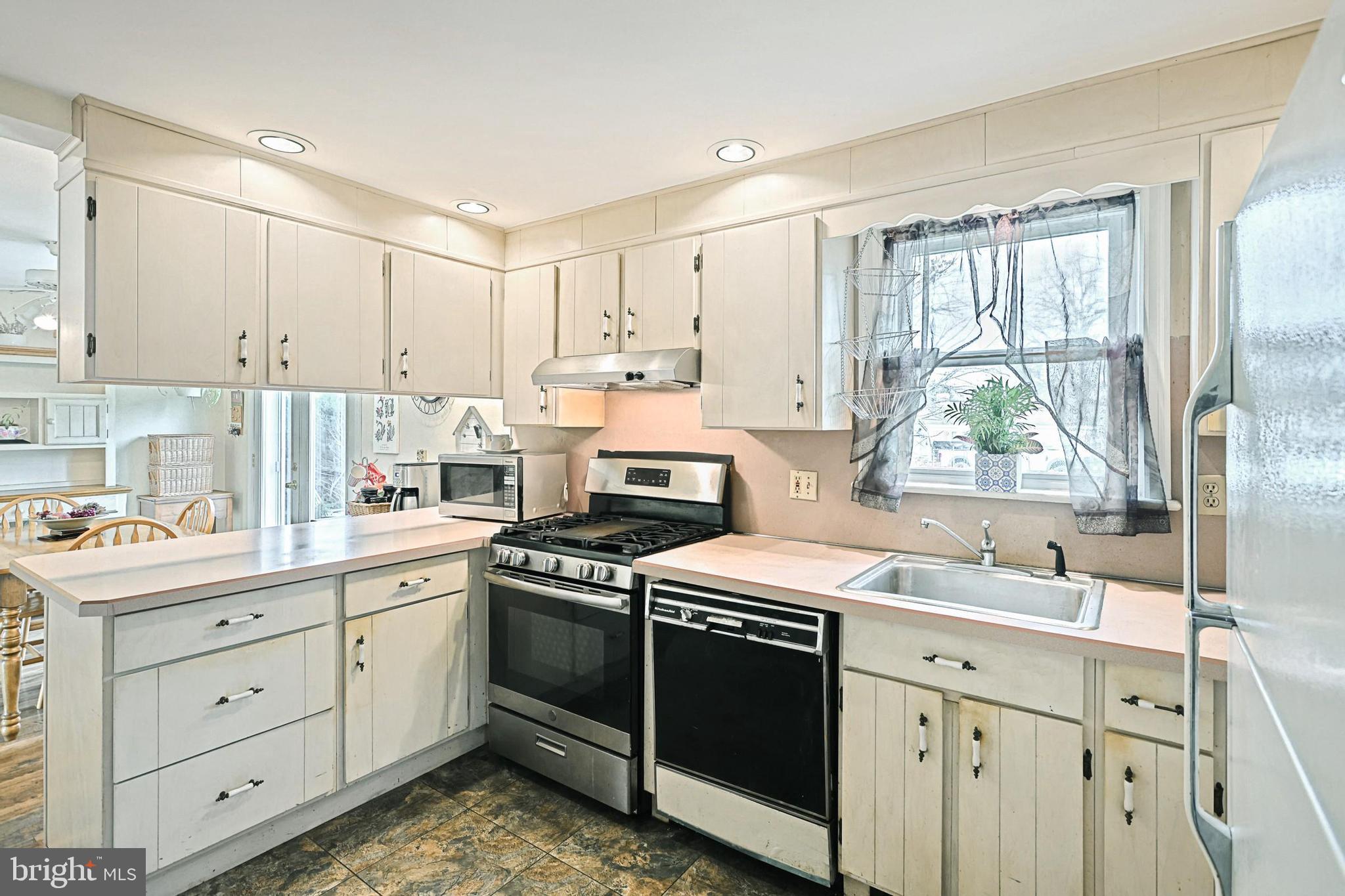 4007 Old Orchard Road York, PA 17402 - Photo 16 of 32 Gallery Image 16