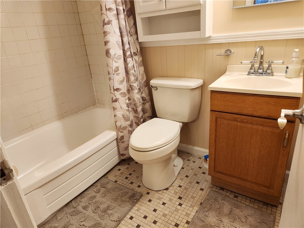 72 West Shore Road, Unit 3 Warwick, RI 02889 - Photo 9 of 12 Gallery Image 9