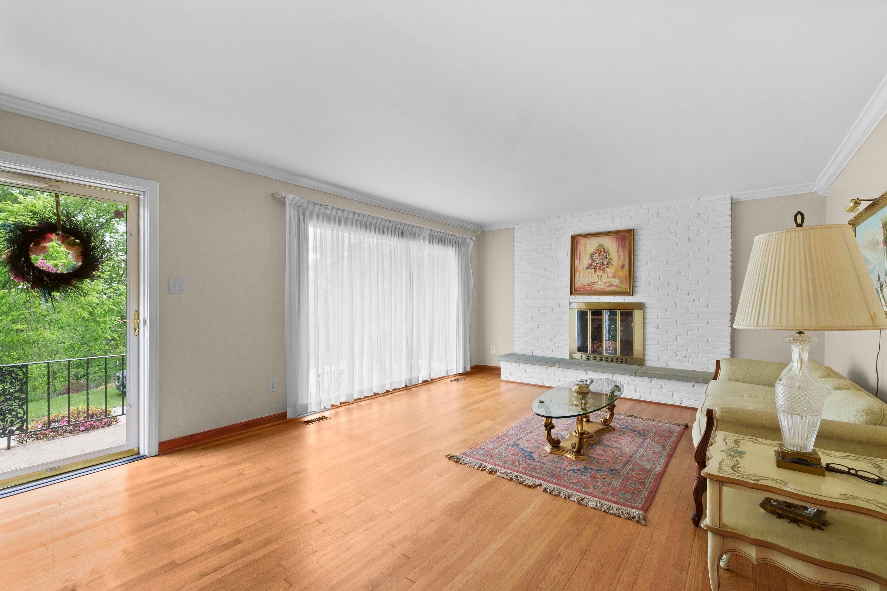 1873 McCoy Road Huntington, WV 25701 - Photo 7 of 32 Gallery Image 7