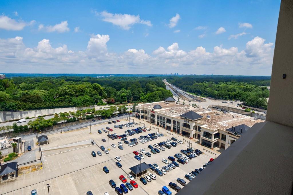 3334 Peachtree Road Northeast, Unit 1506 Atlanta, GA 30326 - Photo 26 of 51 a view of a terrace