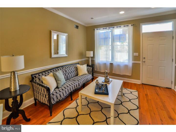 446 Tree Street Philadelphia, PA 19148 - Photo 3 of 22 Living Room