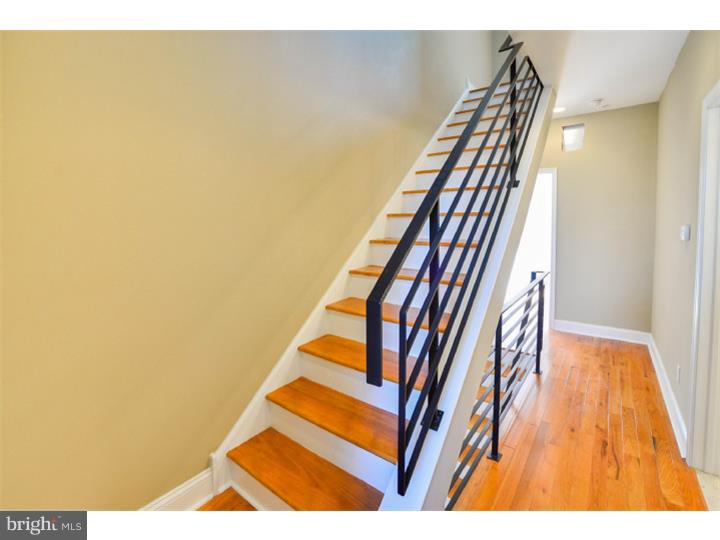 446 Tree Street Philadelphia, PA 19148 - Photo 10 of 22 Hallway