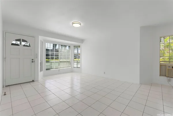 $575,000 | 605 Mananai Place, Unit 25A, Honolulu, HI 96818