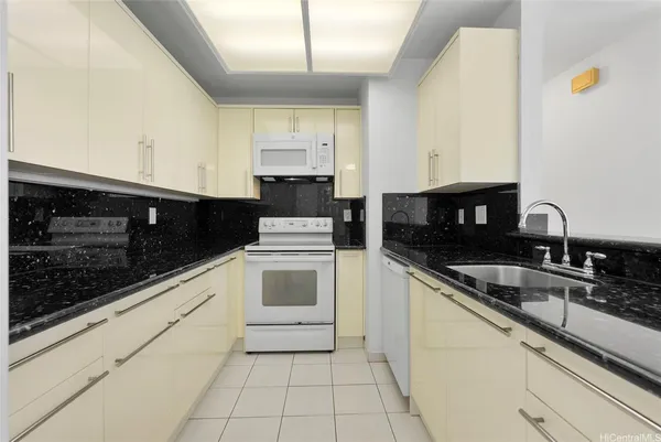 $575,000 | 605 Mananai Place, Unit 25A, Honolulu, HI 96818