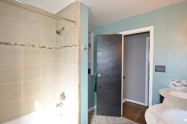 720 Durham Lane Hoffman Estates, IL 60169 - Photo 19 of 34 a bathroom with a shower and a toilet