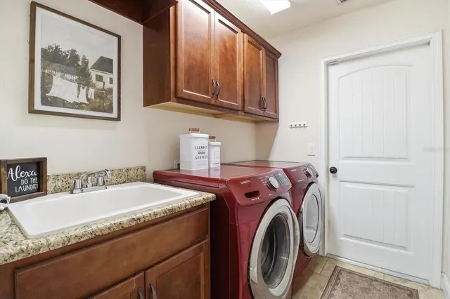 a view of a garage room