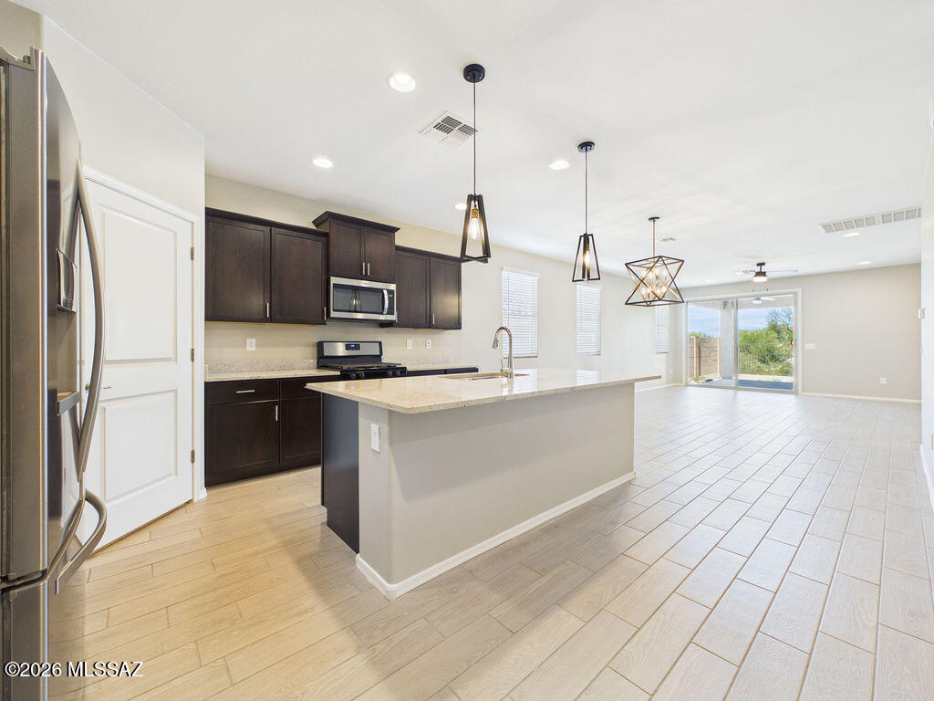 14043 East Golden Oaks Road Vail, AZ 85641 - Photo 11 of 30 CAM06457G6-PR0058-STILL020