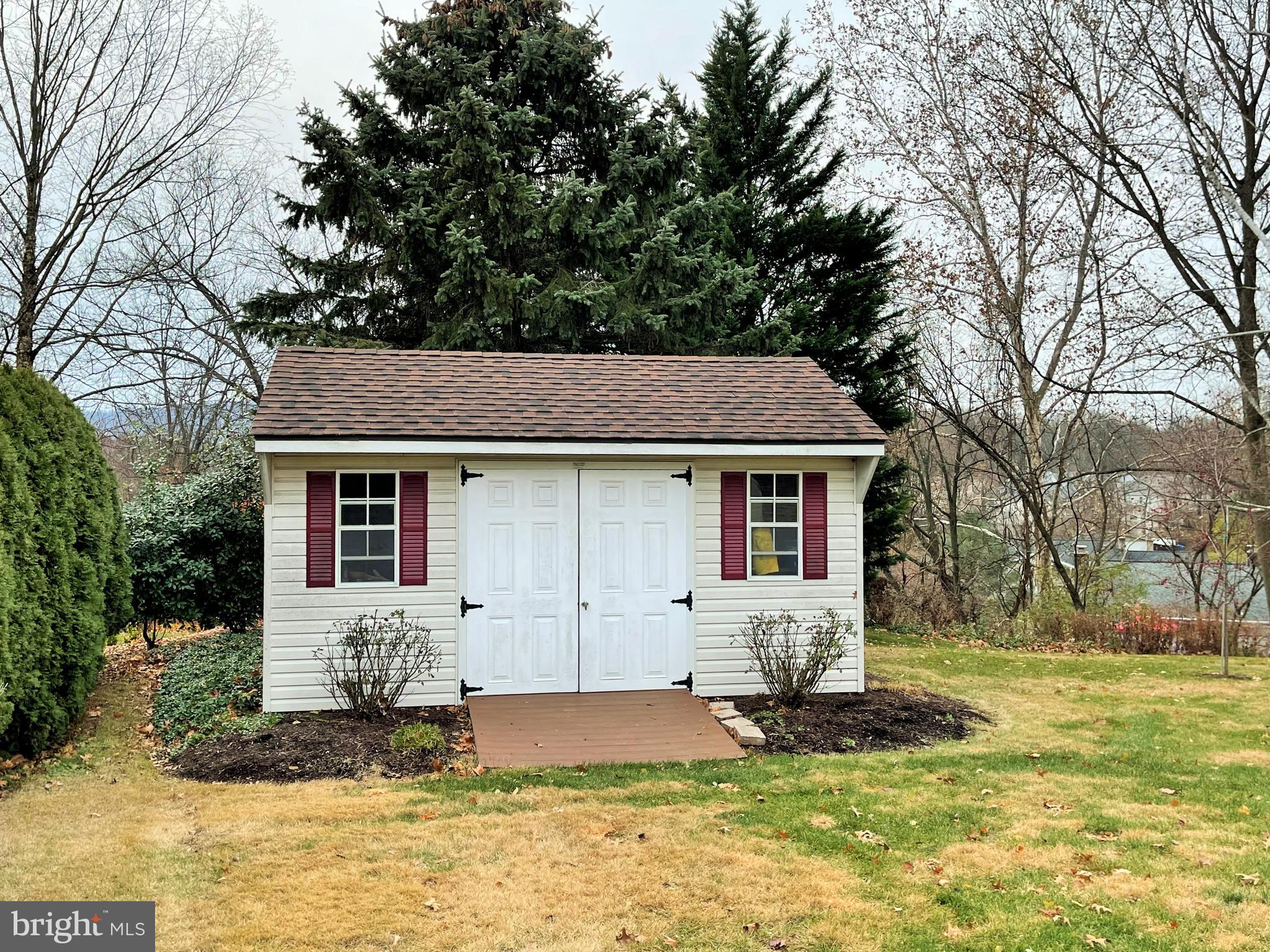 11 Thornbury Road Reading, PA 19606 - Photo 11 of 62 Oversized Shed
