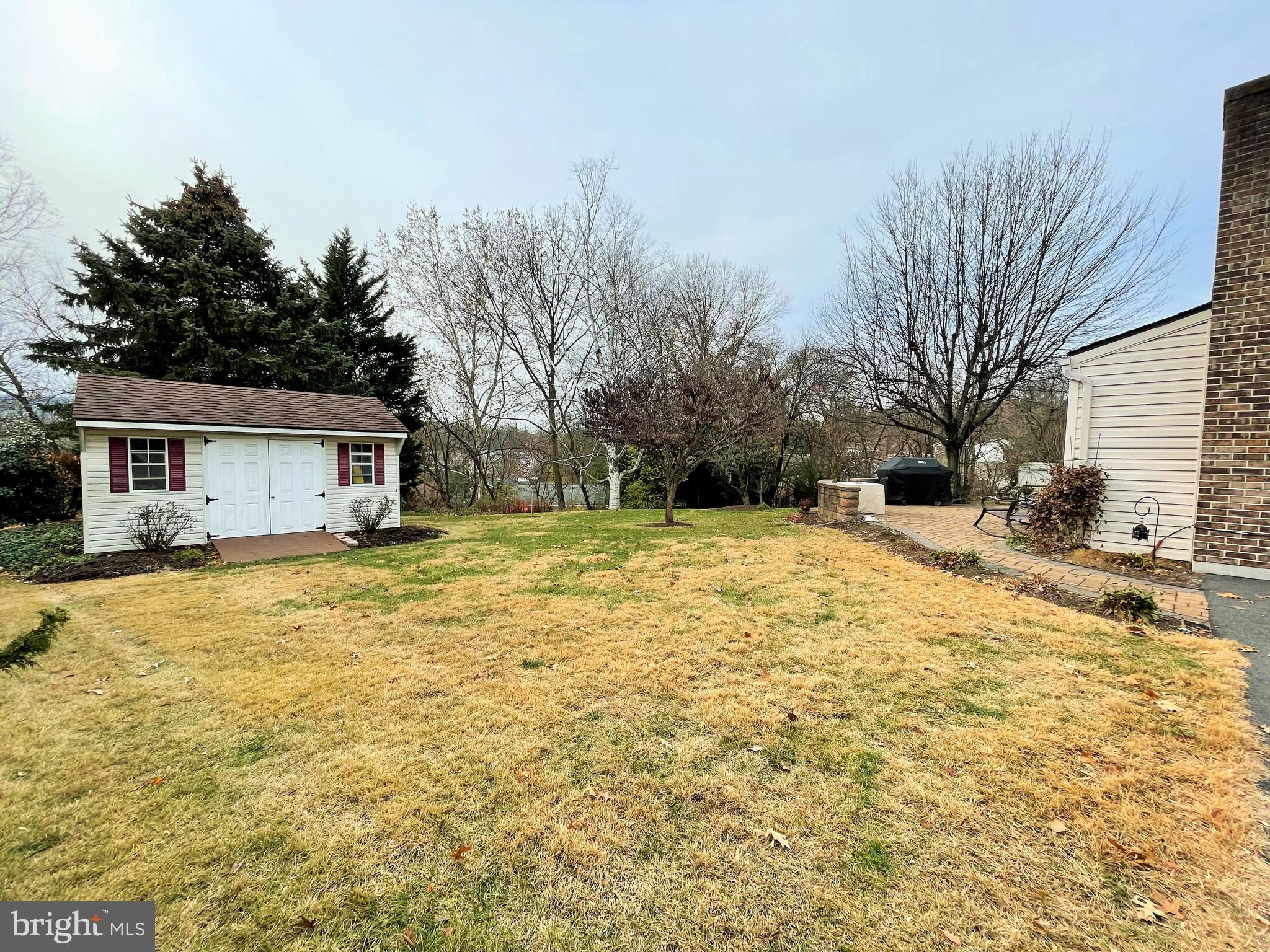 11 Thornbury Road Reading, PA 19606 - Photo 10 of 62 Large Side Yard