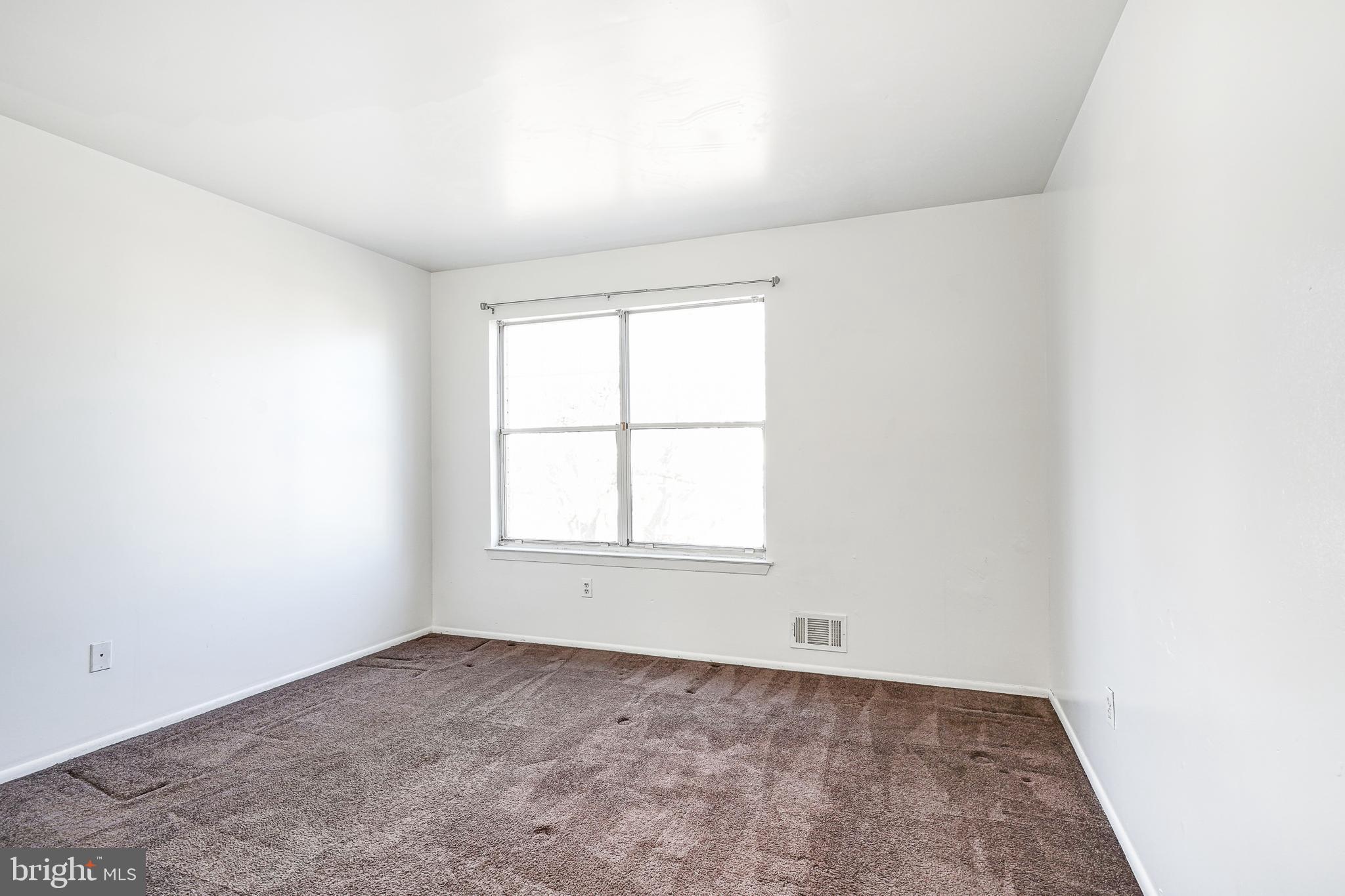 605 Woodchip Road Lumberton, NJ 08048 - Photo 14 of 18 an empty room with a window
