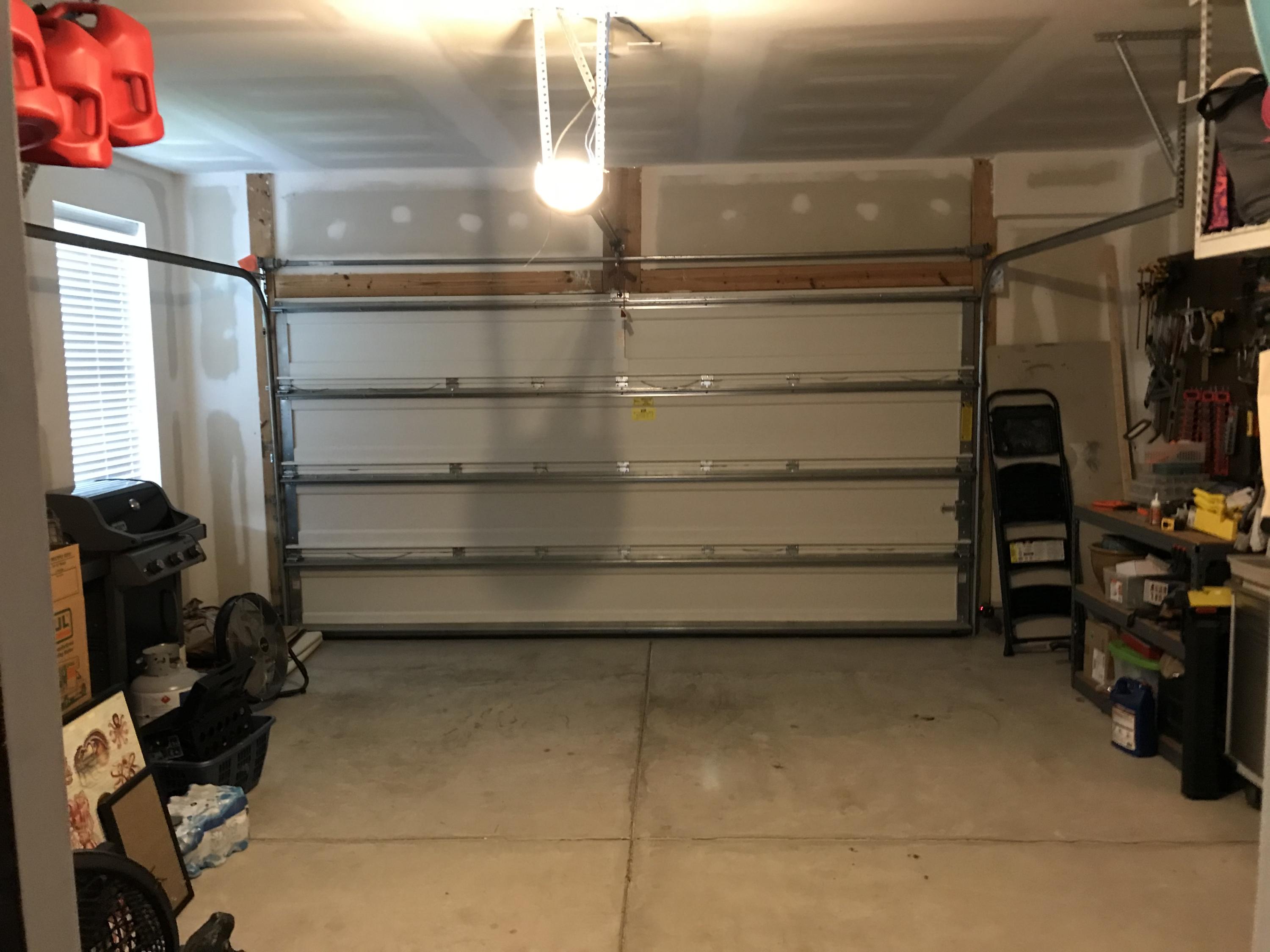 1452 Roustabout Way Charleston, SC 29414 - Photo 31 of 34 1452 Roustabout Way Garage