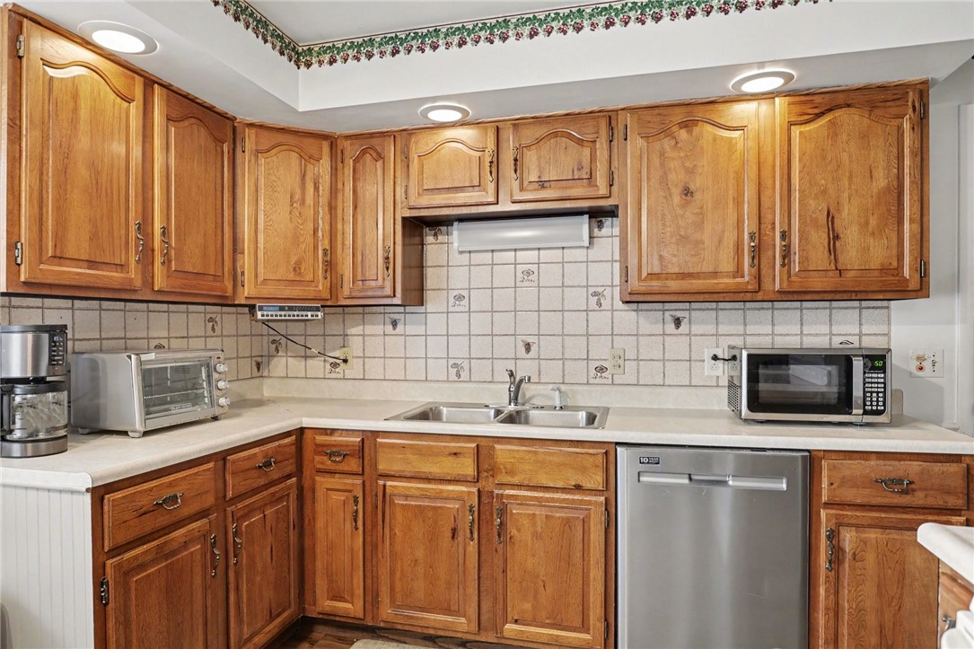 64 Foster Road Greece, NY 14616 - Photo 7 of 35