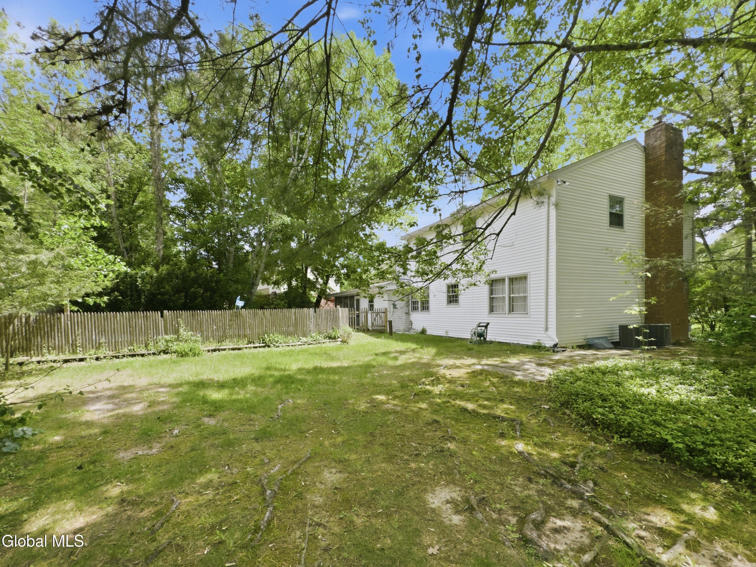 60 Thorndale Road Bethlehem, NY 12159 - Photo 38 of 39 IMG_3627
