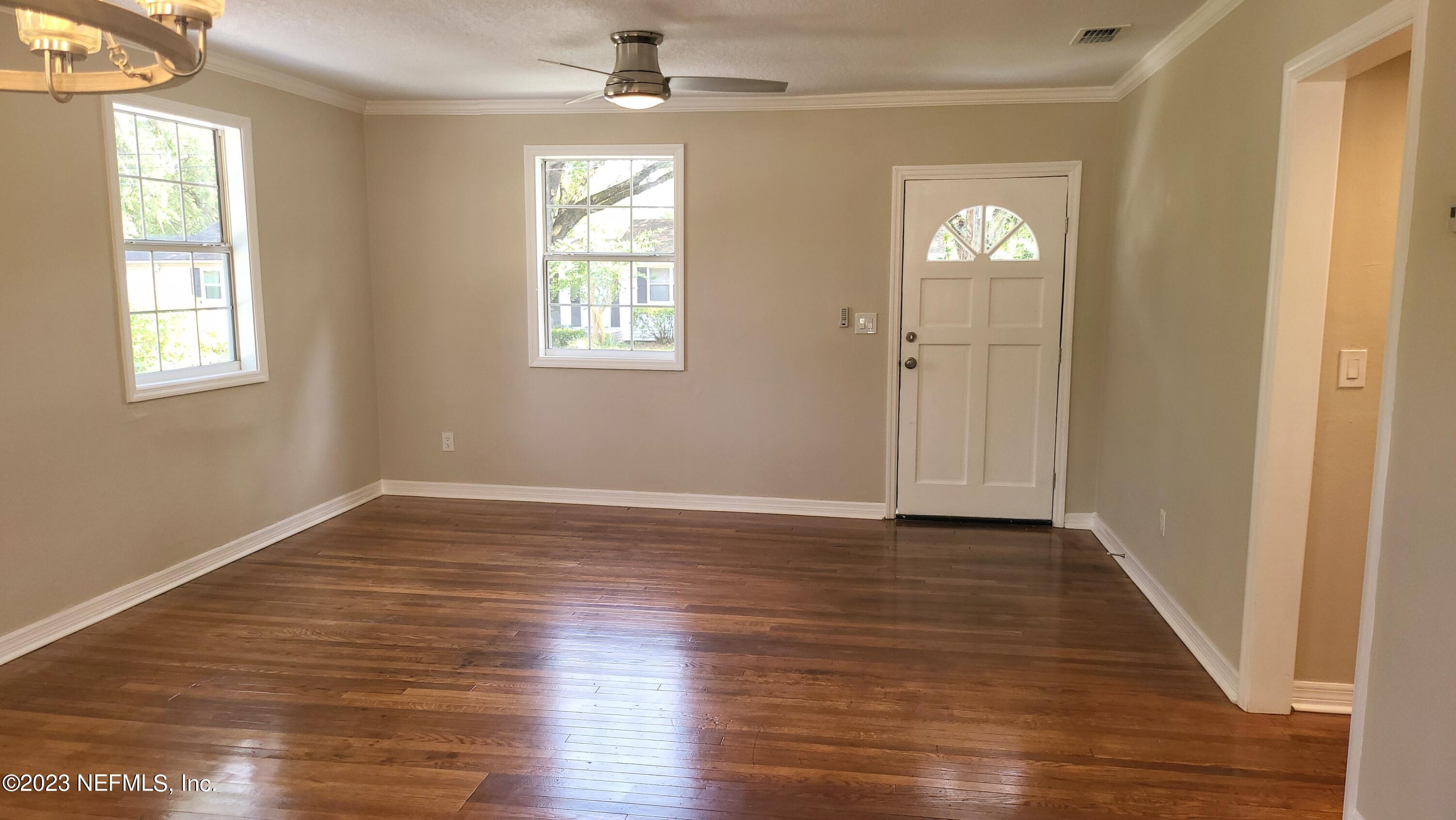 3353 Claremont Road Jacksonville, FL 32207 - Photo 8 of 39 20230511_161949 1