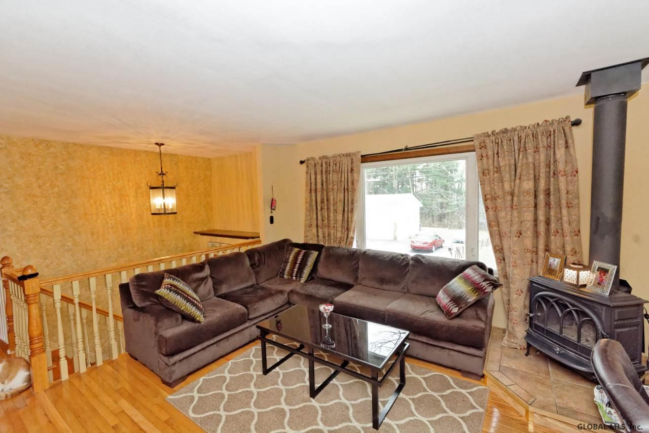 103 Evans Road Rotterdam, NY 12306 - Photo 3 of 24 Photo 3