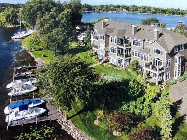 $1,975,000 | 21957 Minnetonka Boulevard, Unit 15, Excelsior, MN 55331