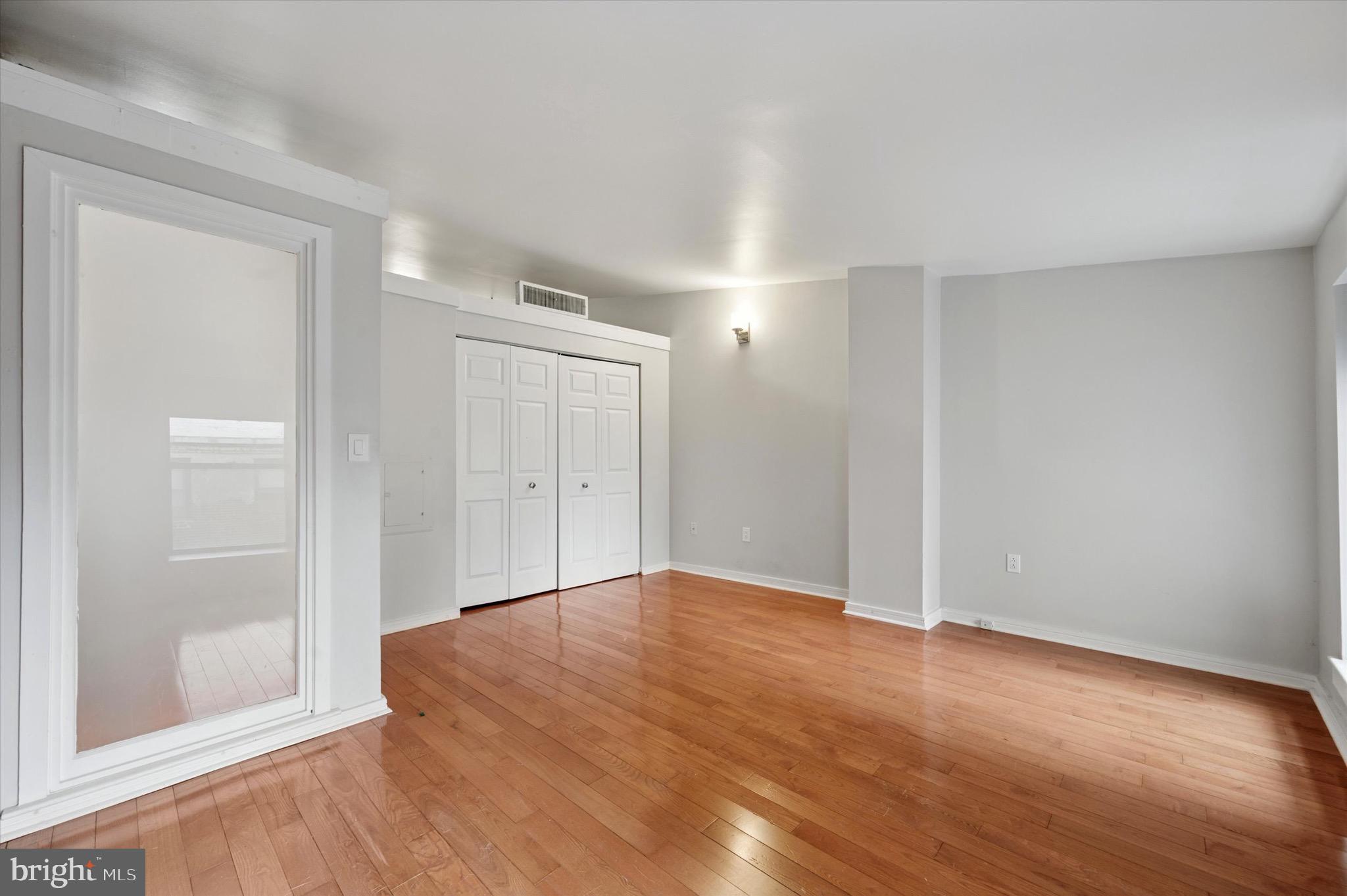 222 Church Street, Unit 2J Philadelphia, PA 19106 - Photo 7 of 17 a view of an empty room