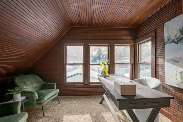 $339,000 | 1048 Thomas Avenue West, St. Paul, MN 55104