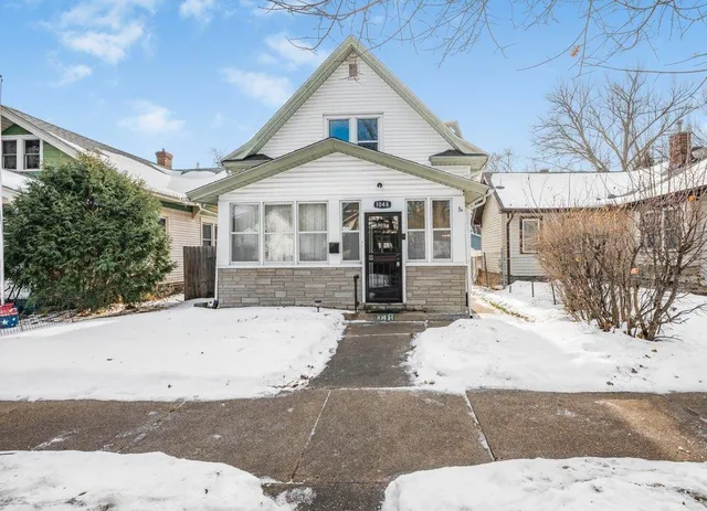 $339,000 | 1048 Thomas Avenue West, St. Paul, MN 55104