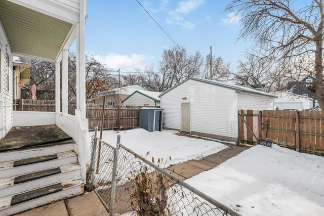 $339,000 | 1048 Thomas Avenue West, St. Paul, MN 55104